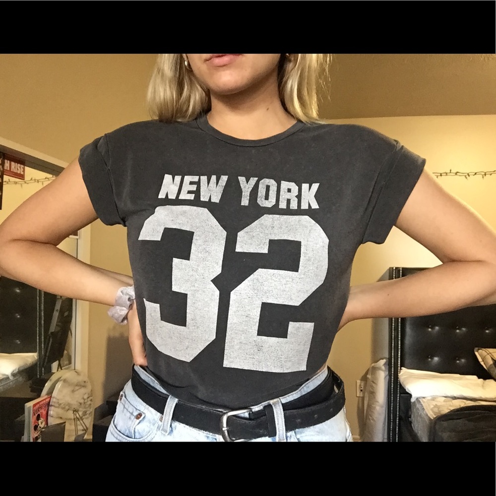 Brandy Melville Grey “New York” Crop